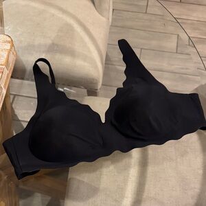 Elegant Black Seamless Bra